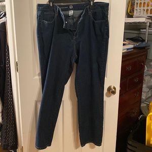 W62 Straight bluejeans size 18 like new condition